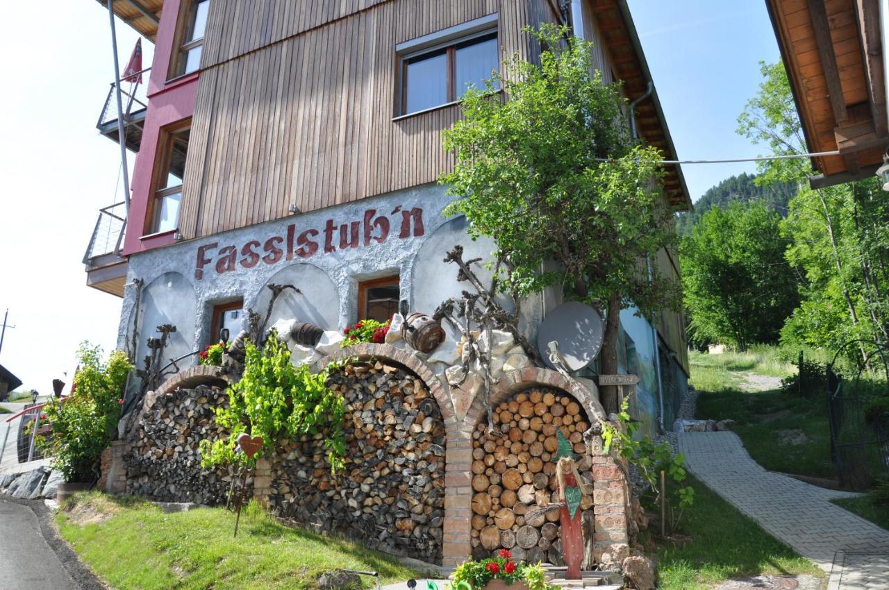 Erdhaeuser Und Apartments Mit Seeblick Und Alleinlage Weissensee Extérieur photo